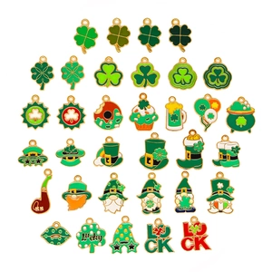 Lot de 34 breloques émaillées vert St. Patrick pour la création de bijoux DIY