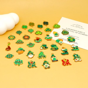Lot de 34 breloques émaillées vertes de la Saint-Patrick pour la création de bijoux
