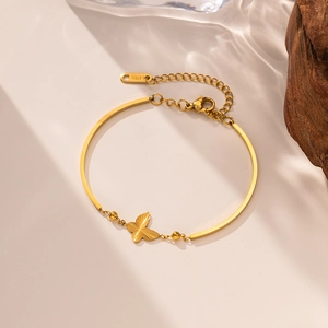 Elegant 18K gold plated stainless steel butterfly charm bracelet with adjustable chain