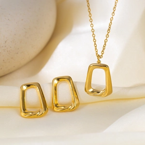 Geometric Twisted Trapezoid Necklace And Stud Earrings Set Titanium Steel 18K Gold Plated Vintage Minimalist Jewelry