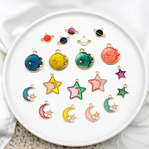 DIY Stern Mond Planet Emaille Legierung Charms Für Schmuckherstellung Bunte Galaxie Saturn Sichel Anhänger Bastelzubehör