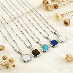 Colliers en acier titane avec pendentifs octogonaux en turquoise bleue et pierres naturelles