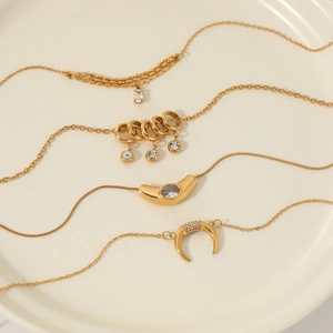 18K Vergoldet Edelstahl Strass Anhänger Halskette Für Damen Leichter Luxus Schlüsselbein Kette Schmuck