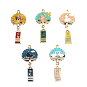 Breloques d'éventail en émail coloré DIY avec étiquettes de bénédiction chinoises.