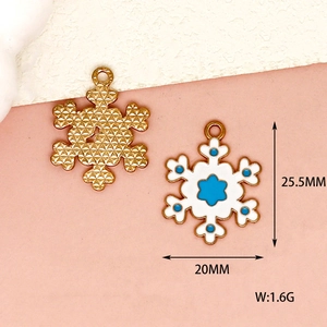 Detailed view of snowflake enamel charms showing 25.5mm x 20mm dimensions and 1.6g weight.