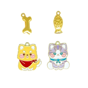 Schattige kat en hond emaille bedeltjes met vis en bot voor DIY sieraden maken