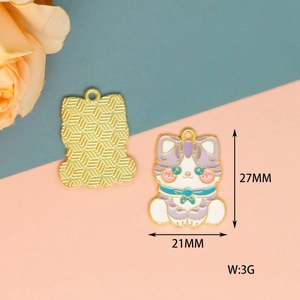 Leuke geëmailleerde kattenhanger met afmetingen 27x21mm en gewicht van 3g voor DIY