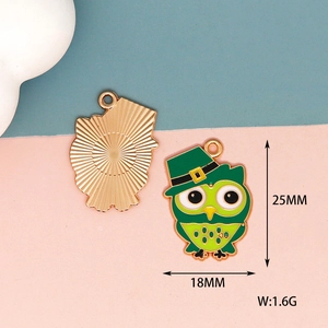 Detailed size view of the 25mm green owl enamel charm with dimensions and weight