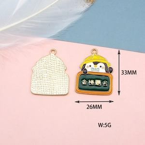 Detail showing dimensions 33x26mm and 5g weight for cartoon penguin alloy charm.