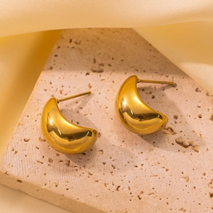 Minimalist 18K gold plated C-shaped hollow bean stud earrings for women in stainless steel