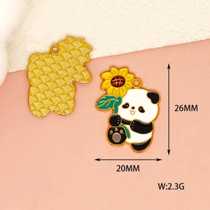 Panda emaille hanger met zonnebloem, afmetingen 26mm x 20mm en achterkant textuur
