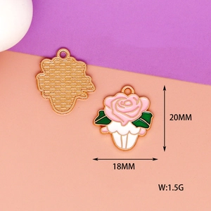 Detailed dimensions of a rose cupcake enamel charm: 20mm by 18mm, weighing 1.5g.