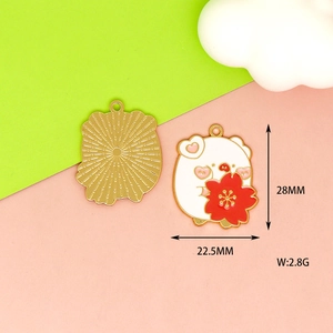 Detailed size and weight view of a cute cartoon animal enamel charm for DIY jewelry