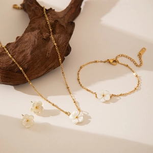 Elegant Titanium Steel White Shell Flower Necklace Bracelet And Stud Earrings French Luxury Dainty Floral For Women