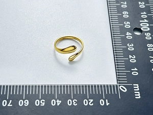 Detailed measurement of the 18K gold plated teardrop ring showing size and dimensions