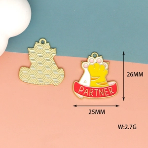 Detailed view of cat paw enamel charm with dimensions and weight specifications