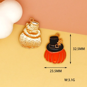 Detailed size measurements for Thanksgiving pumpkin and top hat alloy charms