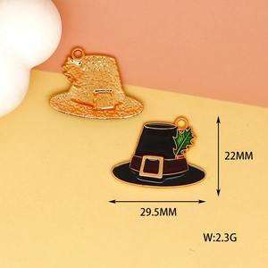 Detail view of Thanksgiving hat charm with 29.5mm x 22mm dimensions and 2.3g weight