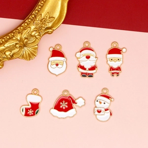 Colección de dijes navideños esmaltados con Papá Noel, muñeco de nieve y calcetín