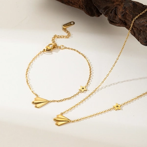 Parure De Bijoux Minimaliste En Acier Inoxydable Plqué Or Pendentif Avion En Papier Et Étoile Collier Et Bracelet Pour Femme Style Doux