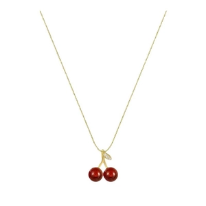 Gros plan du pendentif double cerise rouge avec feuilles dorées et zircons incrustés