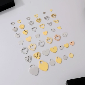 Divers pendentifs en forme de cœur en acier inoxydable pour la création de bijoux DIY variés