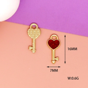 Detailed view of heart-shaped key charms with 16mm and 7mm dimension markers