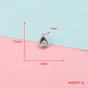 Detail der tropfenförmigen Edelstahl-Steinfassung mit 11x7mm Maßen und 1mm Lochgröße