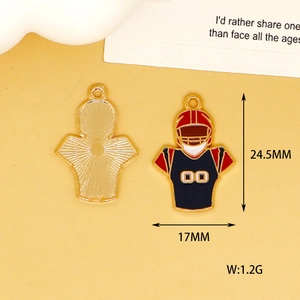 Vista dettagliata ciondolo maglia calcio, 24,5 mm x 17 mm, peso 1,2 g.