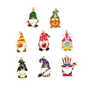 Lot de 8 breloques gnomes festives en émail pour la fabrication de bijoux DIY