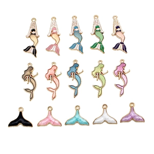 Colgantes de esmalte de sirena y cola de ballena de aleación multicolor para joyería DIY