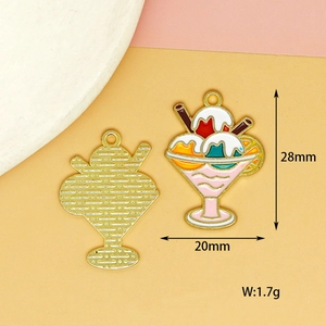 Detail view of ice cream sundae charm with 28mm x 20mm measurements and 1.7g weight.