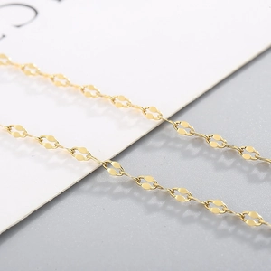 Collier chaîne à lèvres en acier titane doré minimaliste pour femme