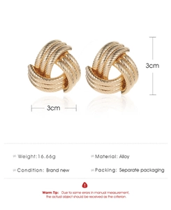 Detailed size and weight specs for gold twisted alloy knot stud earrings