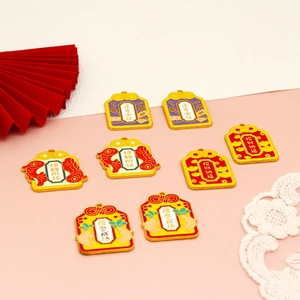 Collezione di vari ciondoli portafortuna cinesi Omamori in lega con smalto colorato