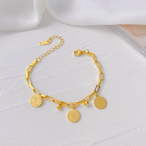 Bracelet élégant en acier titane plaqué or 18 carats avec pendentifs pièces Elizabeth