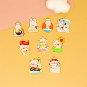 Colección detallada de dijes de esmalte de cerdito y conejo para regalos de graduación y DIY
