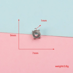 Detailansicht einer Schmuckfassung aus Edelstahl mit Abmessungen von 7 mm x 9 mm.