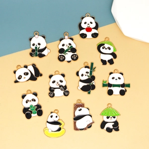 Set di 12 ciondoli a forma di panda in smalto per la creazione di gioielli fai-da-te