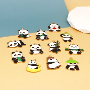 Set di 12 ciondoli a forma di panda in smalto e lega per gioielli fai-da-te e portachiavi