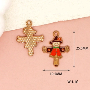 Detailed size and weight view of the Thanksgiving scarecrow alloy enamel pendant