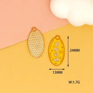 Detailansicht eines ovalen Legierungsanhängers mit Maßen von 24 mm Höhe und 13 mm Breite