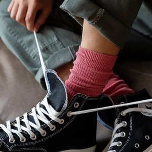 Calcetines de algodón para hombre estilo japonés rosa con textura de rayas verticales