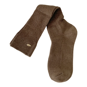Chaussettes hautes marron foncé en maille côtelée avec boucle en métal ovale
