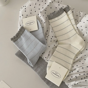 Women Cotton Striped Crew Socks With Ruffle Frill Cuff Breathable Retro Slouchy Mid Calf Daily Fashion Hosiery