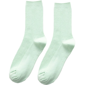 Chaussettes mi-hautes en coton vert menthe avec texture côtelée verticale respirante