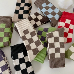 Women Thickened Wool Crew Socks Japanese Retro Checkerboard Pattern Warm Terry Knit Mid-Tube Winter Socks