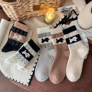 Dicke Fair-Isle-Wollsocken für Damen mit niedlichen Welpenmotiven im Vintage-Stil