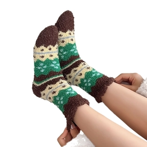 Chaussettes d'hiver épaisses à motif Fair Isle en polaire corail pour femmes chaudes