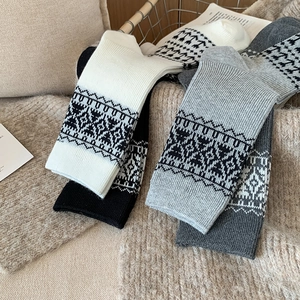 Cozy vintage Fair Isle thick thermal crew socks for women in gray and black patterns
